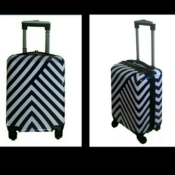 travelers club luggage carry on